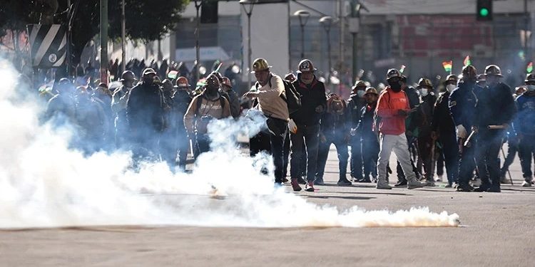 Boliviyada etirazlar böyüyür