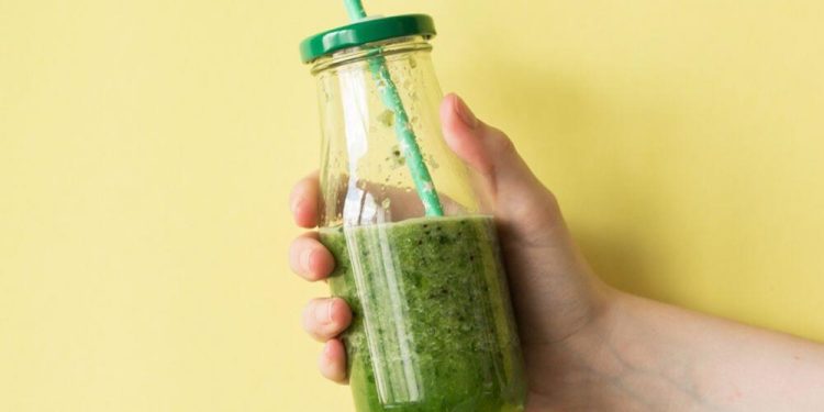 Yaşıl tərəvəz şirələri həqiqətən detoks effekti yaradır?