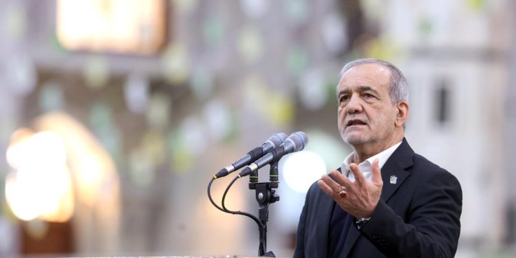 Pezeşkian: Müharibənin qarşısını almaq üçün bütün yolları araşdırmışıq