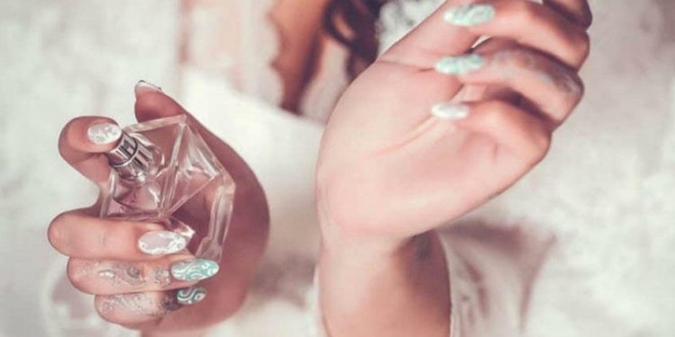 Dəri sağlamlığı üçün ətir necə istifadə olunmalıdır?
