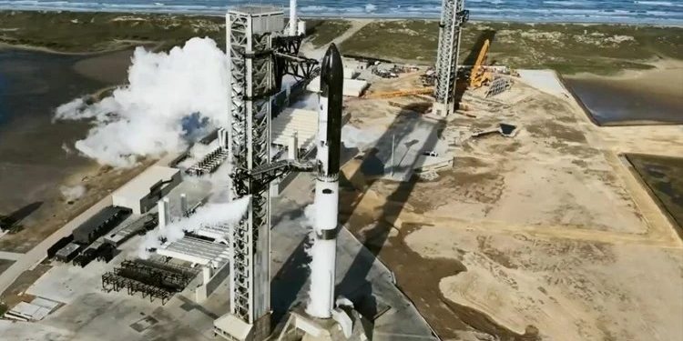 “SpaceX” uçuşu dayandırıldı