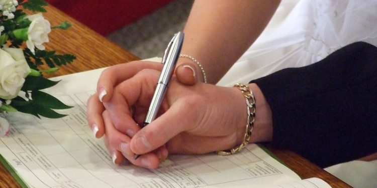 Nikahda YENİLİK: Yüzlərlə qadın belə etdi
