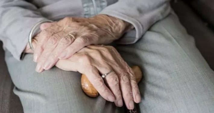 Elm adamları açıqladı: Qocalmanın sürətləndiyi iki xüsusi yaş dövrü var