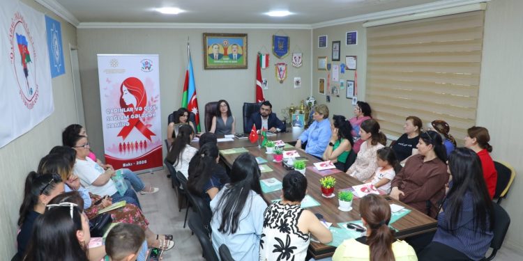 Abşeron rayonunda “Qadınlar və QİÇS: Sağlam Gələcək Naminə” layihəsi çərçivəsində maarifləndirici təlim keçirilib
