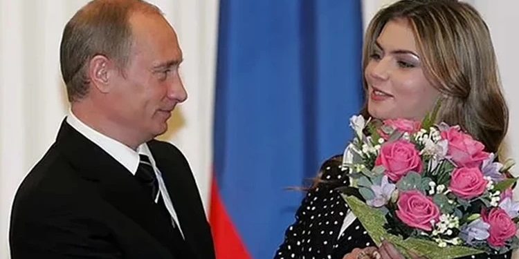 Rus jurnalist vəfat etdi