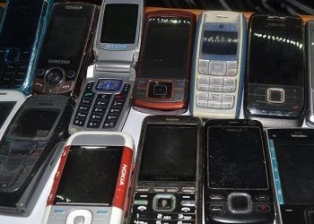 Köhnə telefonlar niyə saxlanılır?
