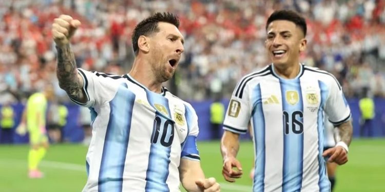 Argentinə Messinin qolları ilə qələbəyə sevindi