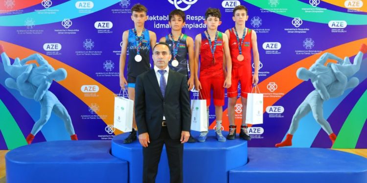 Sərbəst güləşdə ilk çempionlar müəyyənləşib