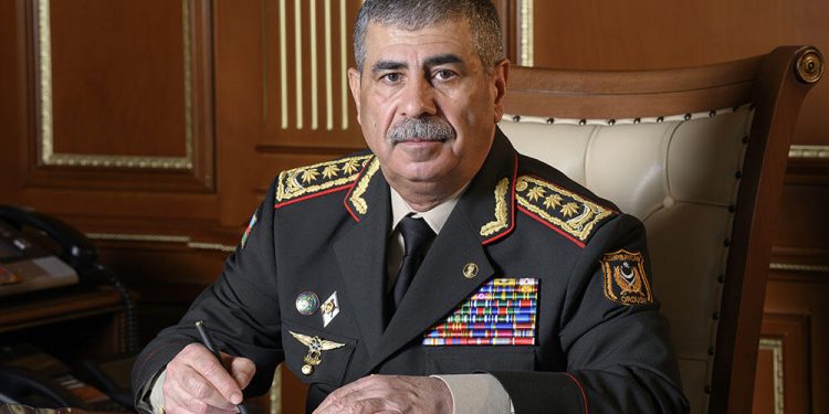Müdafiə naziri Milli Qurtuluş Günü münasibətilə Azərbaycan Ordusunun şəxsi heyətini təbrik edib