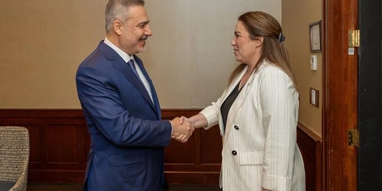 Hakan Fidan Kanadada görüş keçirdi