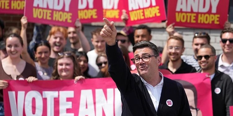 Britaniyada yeni liderlik yarışı: Endi Börnhem önə çıxır