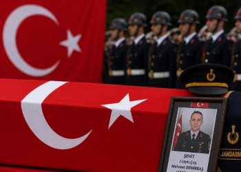 Türkiyədə kişi çağırışa gedən polisi güllələyib öldürdü