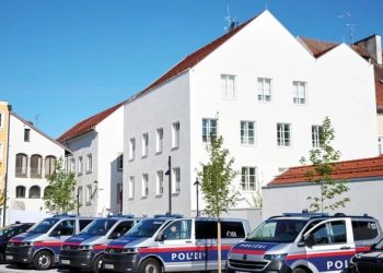 Hitlerin doğulduğu ev polis bölməsi oldu