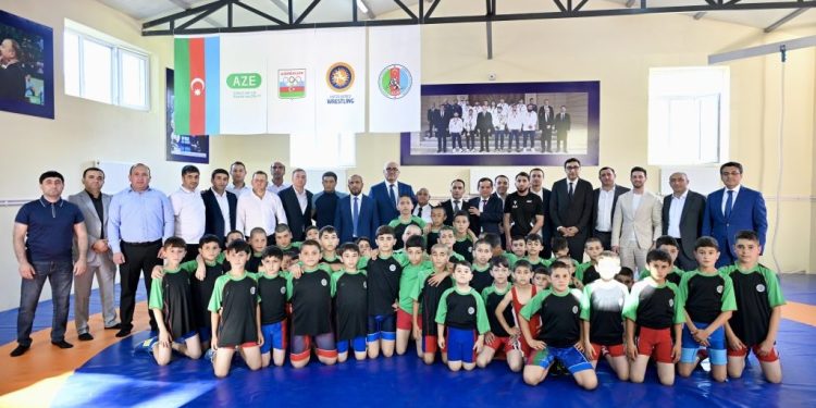 Daş Salahlı kəndində güləş zalının açılışı olub