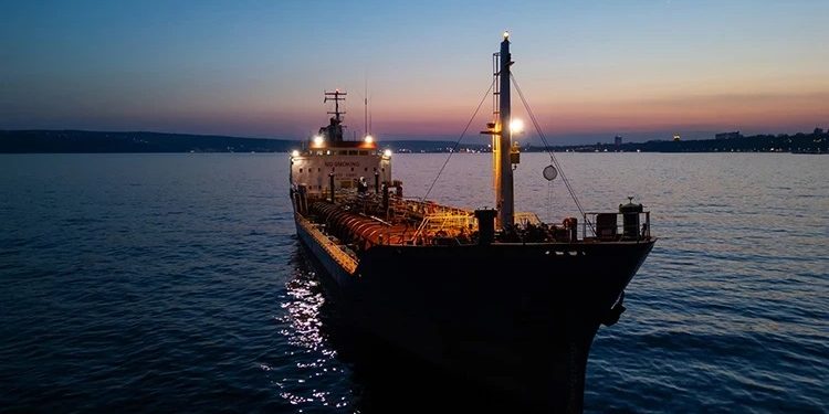 Rumıniya sahillərində gəmi vuruldu