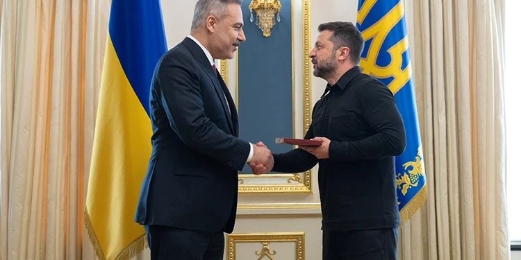 Hakan Fidan Ukraynada təltif olundu