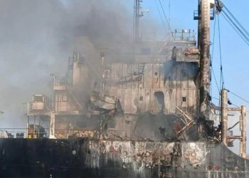 Qara dənizdə yük gəmisi vuruldu