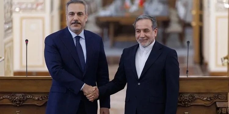 Hakan Fidan iranlı həmkarı ilə danışdı