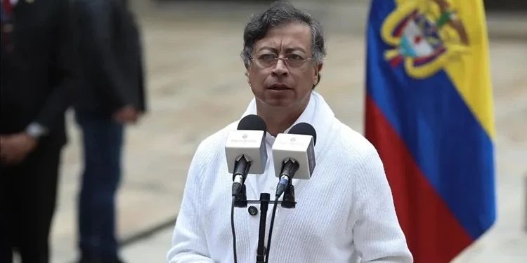 Petro seçkinin ləğvini istəyir