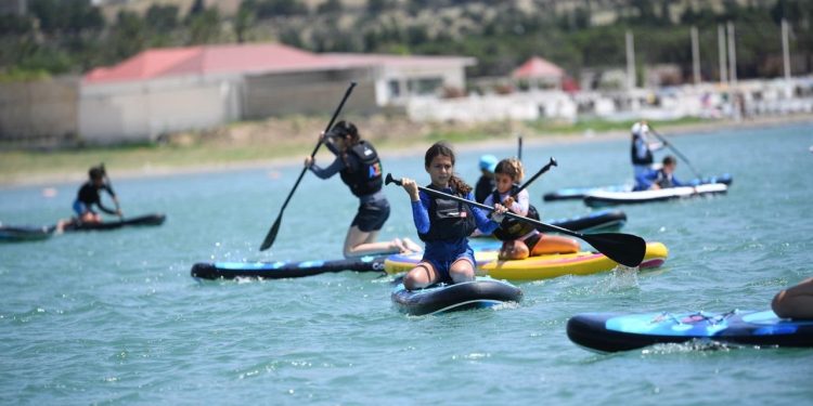Su İdman Növləri Federasiyası ilə Windsurfing Bakunun təşkilatçılığı ilə Bakı SUP Fest keçirilib -FOTOLAR