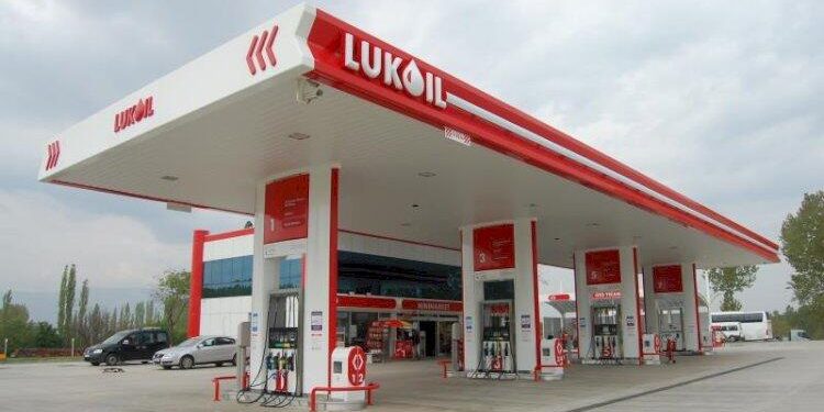 "Lukoil"dən narazılıq: "Yanacağı az vururlar"-VİDEO