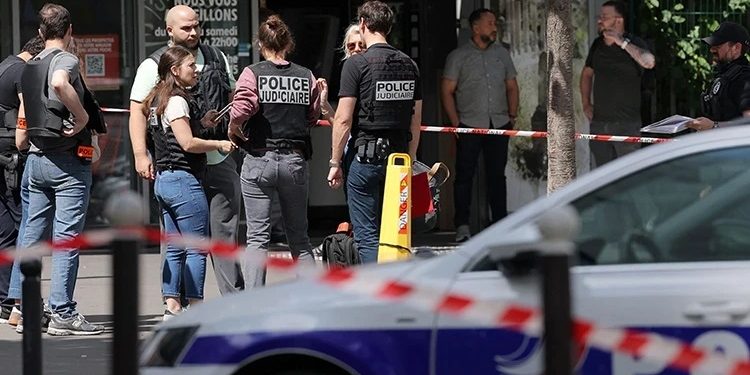 Parisdə bıçaqlı hücum baş verib