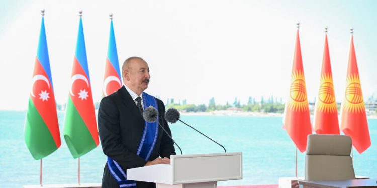 Prezident İlham Əliyev və Prezident Sadır Japarov mətbuata bəyanatlarla çıxış ediblər -FOTOLAR