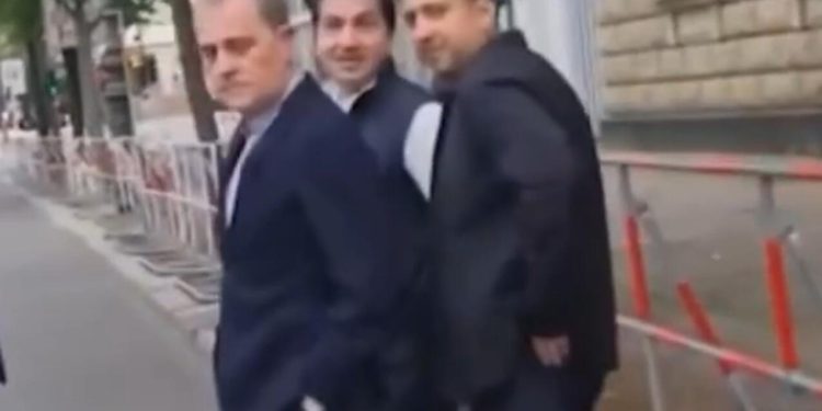 Ceyhun Bayramov və Hikmət Hacıyev təxribatçı suallara belə cavab verdi