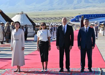 Prezident İlham Əliyev Qırğızıstana dövlət səfərinə gəlib – FOTOLAR