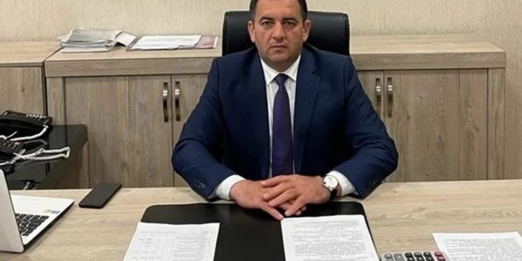 Bakıda bələdiyyə sədri bıçaqlandı - Tutulan var