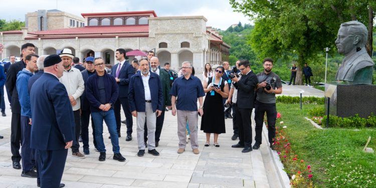 Şuşa şəhərinə tanışlıq turu təşkil edilib
