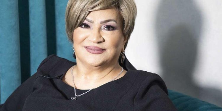 Afaq Bəşirqızı nəvəsini hərbi xidmətə yola saldı -FOTO