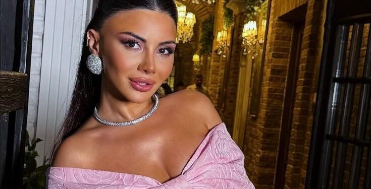 Aysel Əlizadənin yeni dəbdəbəli villası - VİDEO