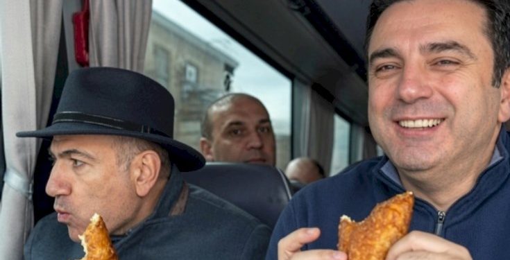 Vaxt vardı birlikdə peraşki yeyirdilər... - Münasibətlər elə onda zəhərləndi?