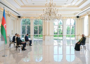 Prezident İlham Əliyev Omanın Azərbaycanda yeni təyin olunmuş səfirinin etimadnaməsini qəbul edib – FOTOLAR