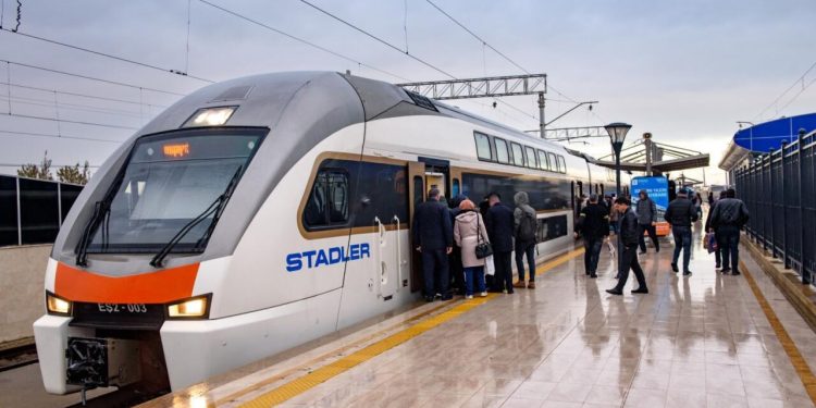 6 ayda hərəkətdə olan sərnişin qatarlarına 21 dəfə daş atılıb