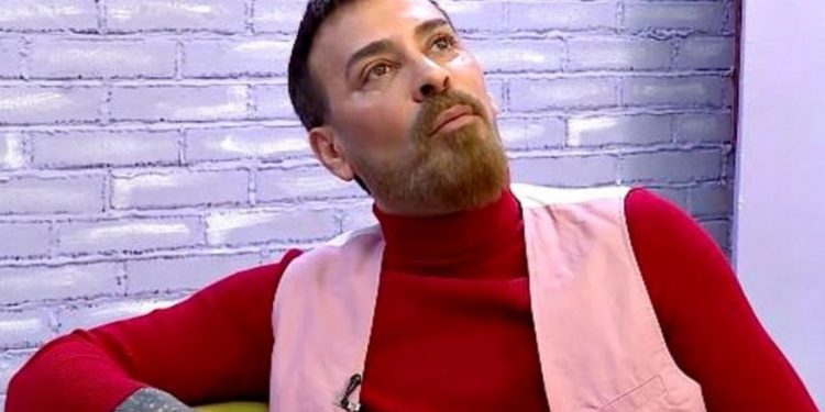“Bunu mənə deyənlər indi TikTok-da yemək bişirib satır”