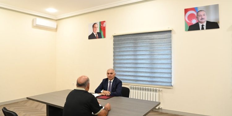 “Azərişıq” ASC-nin sədri Vüqar Əhmədov Xankəndidə vətəndaşları qəbul edib