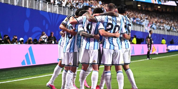 Argentina millisinin DÇ-dən kənarlaşdırılması ilə bağlı petisiya yaradıldı