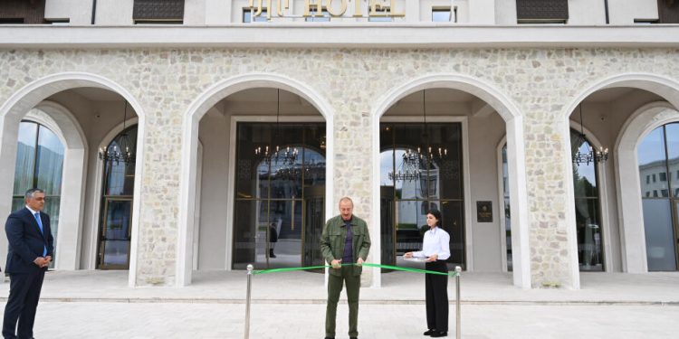 Prezident İlham Əliyev “Xankəndi” hotelinin açılışında iştirak edib - FOTOLAR