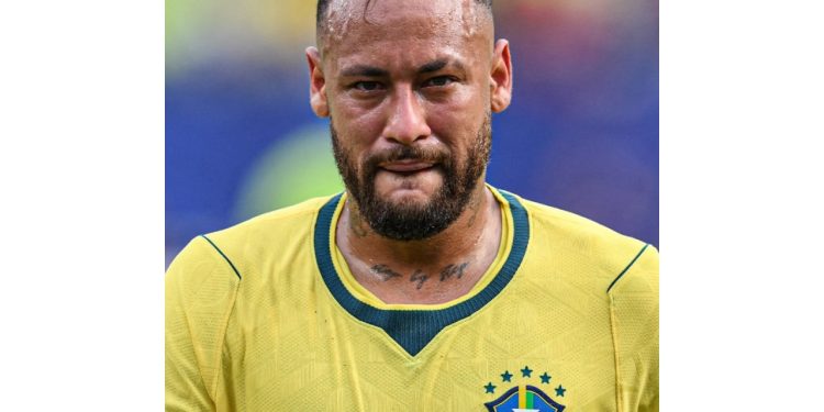 Neymar gözyaşları içində millidən getdi - FOTOLAR