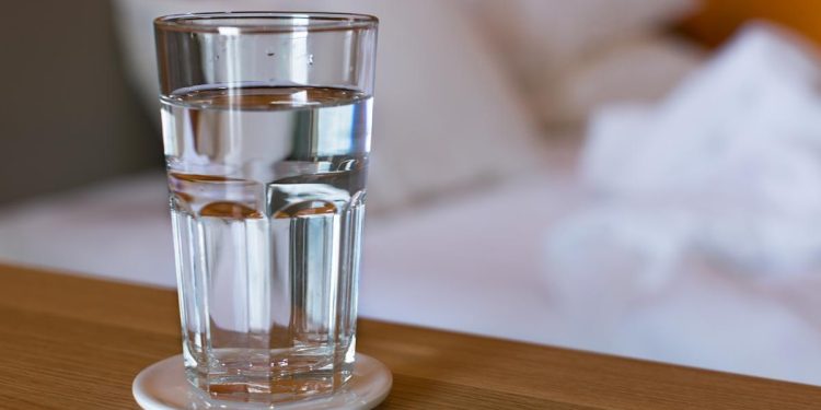 Yayda buzlu su içmək təhlükəlidirmi?