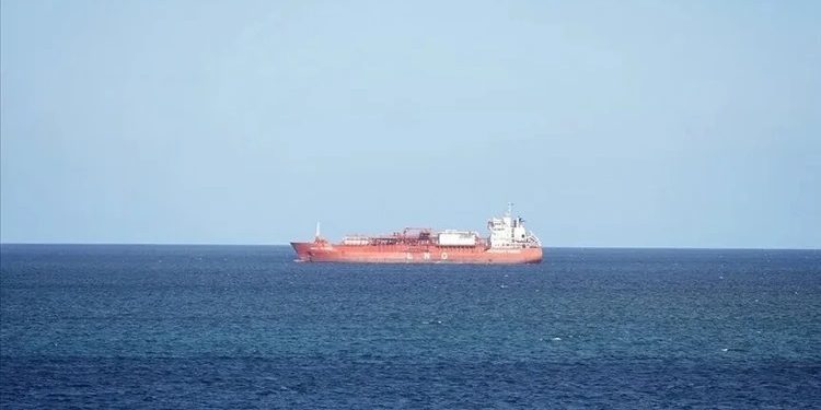 İran BƏƏ tankerini saxladı