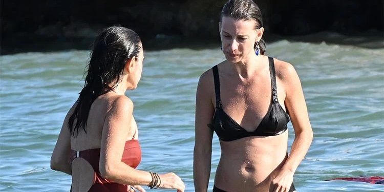Tuba Ünsal Çeşmədə istirahət edir-FOTOLAR