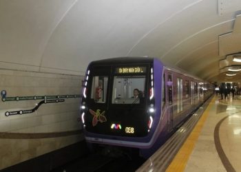 Metro bu gecə gec bağlanacaq