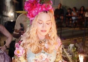 Madonna 68 yaşını Yunanıstanda qeyd etdi