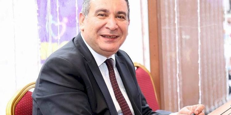 “Anam ayda 3 kitab oxuyurdu, indi Tik-tok-a baxır…”