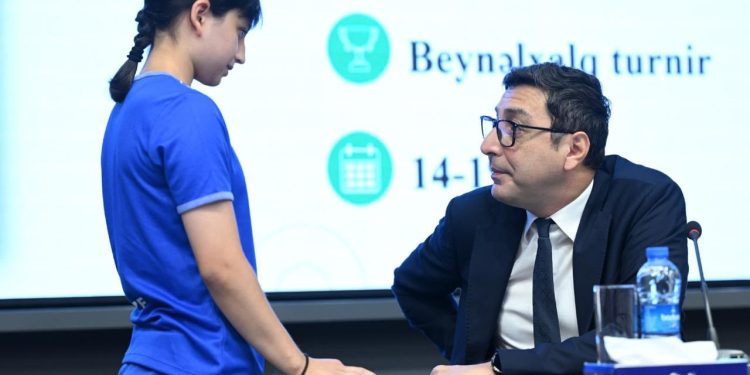 Fərid Qayıbov iyul ayı ərzində ölkəmizi beynəlxalq yarışlarda uğurla təmsil etmiş idmançılarla görüşüb