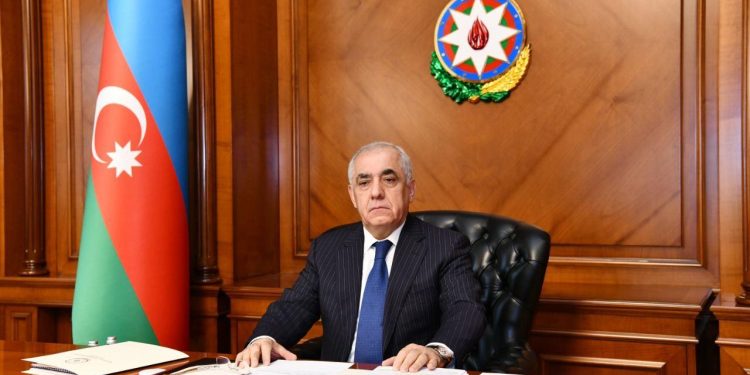 Əli Əsədov yeni qərar imzaladı