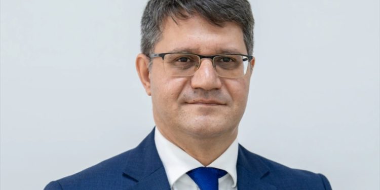 Nazir onu işdən çıxardı